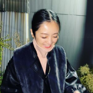 Yumi Adachi Instagram - 🤍🤍🤍
2023年。
すこやかでありますように。
