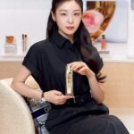 Yuna Kim Instagram - @diorbeauty #디올스킨케어 #디올프레스티지 #디올프레스티지르꽁쌍뜨레이으 #디올쟈도르 #쟈도르퍼퓸도 #DiorSkincare #DiorPrestige #DiorParfums #JadoreDior