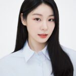 Yuna Kim Instagram - 프로필이란 것을 처음 찍어보았다📸