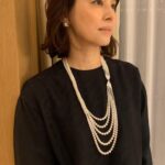 Yuriko Ishida Instagram - フランスから来た🇫🇷ゲストのみなさんたちは 楽しそうに語らい，笑い、 肩をたたきあい、ハグをする。 ここは横浜。でも、すでにそこはフランスのようでした。 わたしがフランスに行くと 途端にむくむく元気になるのは 人々が皆、とても素直に 人間らしく生きているから、なんだろうな。 そのように感じるのです。 #フランス映画祭2022横浜
