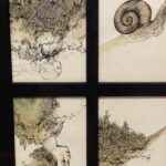 Yuriko Ishida Instagram - ヒグチユウコ展FINAL END 作品の撮影は 一部だけ許可されていて、 一部とは言え それでもものすごい量の作品なのですが。 どれもこれも、この筆力に おののいて、なんだかうまく撮影できないというありさま。 なんだろうなぁ。 この、優しさと怖さと不思議さと切なさの融合。 ひとつだけ、もし、買えるなら(妄想)ナウシカのポスターかな〜なんて想像しながら観るのも楽しい。 #ヒグチユウコ展circusfinalend