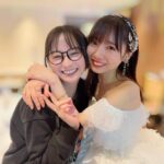 Yuuka Kageyama Instagram - #齊藤京子卒業セレモニー 本当に本当にお疲れ様でした。 瞬きのほんの数秒で京子との思い出が溢れるように蘇ってきます。 あの3人が奇跡的に同卓になったオーディションの待ち時間、 初めて心の奥底の話をした新幹線、 念願だった京子センター楽曲のMV撮影… 私が京子についた嘘はMV撮影のカエル（詳細はキョコロヒーさんのYouTubeにて）が最初で最後…だと思っていました。 ライブがすぐそばに迫ったある日、 「本番になれば泣かなくなるようになるか」 そんな話をしたね。 「当日は何も感じなくなる！それより友達の卒業の方が悲しくて泣いちゃうわ！」 なんて。 嘘です、私は自分の卒業セレモニーでたくさん泣いたし、ずっとずっと寂しいきもちでいっぱいだった。 だから、最後は笑顔を見られて本当に嬉しかったよ。 この先もずっとずっと、自分を愛して自分らしく楽しんでいけますように💎 そしてこれからもたくさん遊ぼうね。 いつもありがとう。 京子大好き！ そして、 おひさまのみなさま、これからの日向坂46も何卒よろしくお願いします。 3枚目は、昨日の晴れ姿のような儚い美しさを感じて撮りました🤍 #チーム卒業生