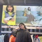 Yuuka Kageyama Instagram - PUMA『PALERMO』カラーアップモデル発売にあわせて、キャンペーンモデルを務めることになりました👟 PUMAらしいクラシックなガムソールや、 ゴールドのプーマレタリングが施されたシグネチャータグがさりげなくも存在感を演出してくれます。 そして、本日からキャンペーンが始まるということで、 PUMA STORE 原宿 CAT STREETにお邪魔しました☺️ 店内のポスターやデジタルサイネージにて想像以上に大きく展開いただいており感動しました！ 渋谷・原宿エリアでは屋外広告も掲示されるとのことですのでみなさんもぜひ探してみてください✨ #PUMAPalermo #PALERMO #puma #プーマ