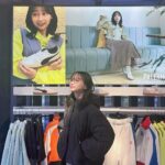 Yuuka Kageyama Instagram - PUMA『PALERMO』カラーアップモデル発売にあわせて、キャンペーンモデルを務めることになりました👟 PUMAらしいクラシックなガムソールや、 ゴールドのプーマレタリングが施されたシグネチャータグがさりげなくも存在感を演出してくれます。 そして、本日からキャンペーンが始まるということで、 PUMA STORE 原宿 CAT STREETにお邪魔しました☺️ 店内のポスターやデジタルサイネージにて想像以上に大きく展開いただいており感動しました！ 渋谷・原宿エリアでは屋外広告も掲示されるとのことですのでみなさんもぜひ探してみてください✨ #PUMAPalermo #PALERMO #puma #プーマ