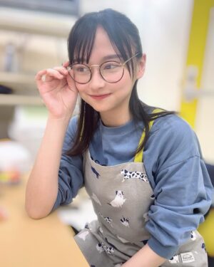 Yuuka Kageyama Instagram - #春になったら 第10話ご視聴いただきありがとうございました🌸

矢萩夫婦とご両親、季新ちゃんが新しい人生の一歩を踏み出す瞬間に立ち会えたことを心の底から光栄に思います。
お幸せにー！

そして次週はいよいよ最終話です。
雅彦さんと瞳をはじめ、みんなの3ヶ月を最後まで見届けていただけたら嬉しいです。　
「最後」って、寂しいな。

TVerでの見逃し配信もぜひぜひよろしくお願いします！

写真は休憩中に奈緒さんが撮ってくださりました🫶
たくさん面倒を見てくださりありがとうございました🫶
