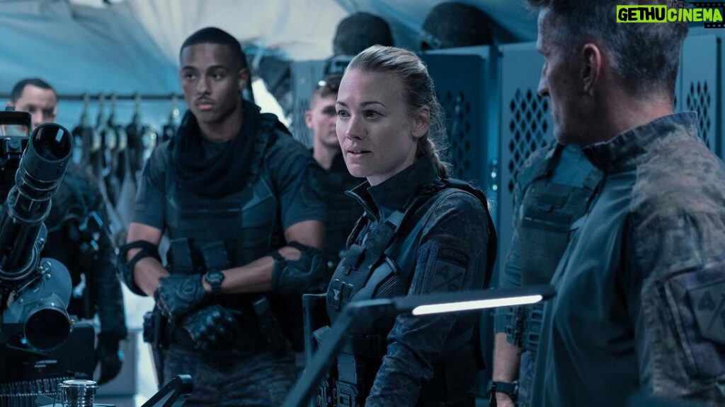 Yvonne Strahovski Instagram - Ohh what! First look pics of a little movie we made @thetomorrowwar drops on @amazonprimevideo JULY 2 💥💥💥 I think you’re gonna like this ;)💥💥💥