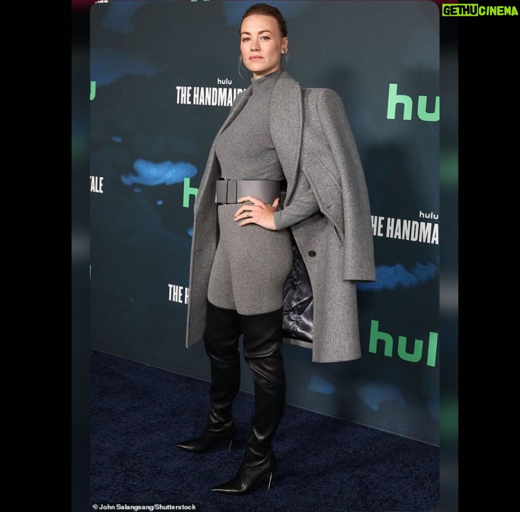 Yvonne Strahovski Instagram - Took my boots as my plus one to the finale event 💥 the last ep is streaming now @handmaidsonhulu @hulu 📸 @shutterstocknow