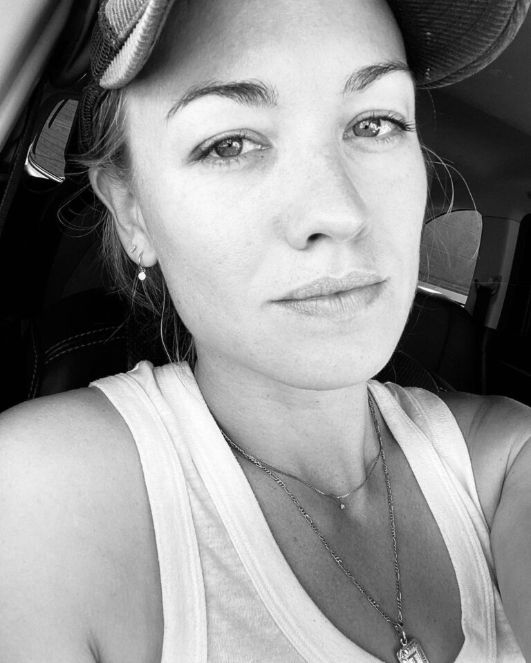 Yvonne Strahovski Instagram - Alright CHALLENGE ACCEPTED 💪🏻💪🏻💪🏻💪🏻💪🏻💪🏻💪🏻💪🏻💪🏻💪🏻💪🏻💪🏻💪🏻Thank you to the beautiful, powerful, vulnerable, honest, supportive, inspiring & straight up amazing women who invited me to this. You know who you are. I thank you for your incredible PRESENCE in my life 💫💥👊🏻⚡️Backatchya on the challenge #challengeaccepted #sogreattoseesomanyimagesofmysisters