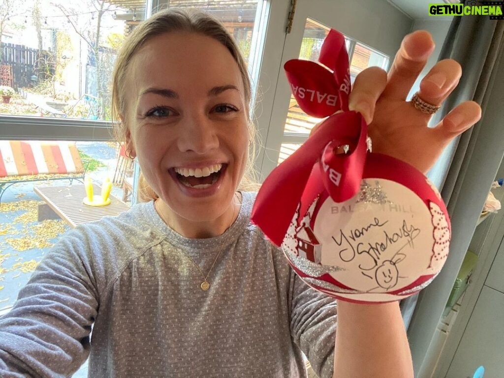 Yvonne Strahovski Instagram - Oh hey 👋🏼 8 hrs & 6 min to go to bid for these ornaments at www.celebritiesforsmiles.com helping @operationsmile change children’s lives with SMILES!!!!!❤️ Thank you for reading & hopefully participating ❤️