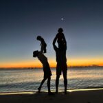 Yvonne Strahovski Instagram - A sunset series. Heart explosion. Complete with Moon, Jupiter & Venus (or was it Mars?:) Thanks @jennbrowntv ♥️ 🌙