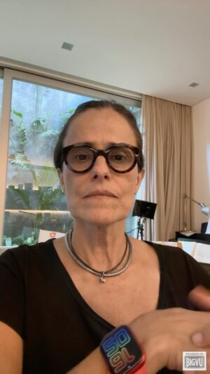 Zélia Duncan Instagram - ZD ZoionoZoio urgente . Sobre uma aula sinistra. o video a que me refiro, vc pode cer em @esquerdogata_79 , ou @manueladavila . A quem agradeço por terem postado, pois não é fácil não! Procurem ler o texto de @mlacombe. Acompanhem @ivebrabrussel Mostrem indignação em suas redes, em toda parte.