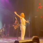 Zélia Duncan Instagram - Vou guardar vcs pra meia-noite do 31! Flores é de @fredmartinsmusic e Marcelo Diniz.