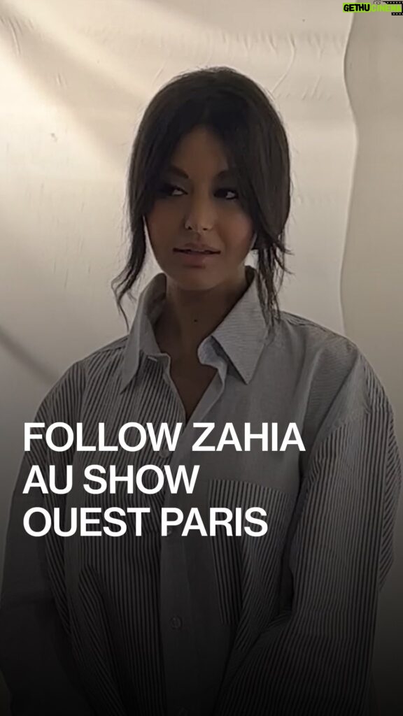 Zahia Dehar Instagram - Queen #zahia t’emmène à la présentation #ouestparis ! Journaliste et cadrage : @theosauss Monteuse : @6nais