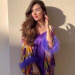 Zahraa Sami Instagram - Life is too short to wear boring colors💜🧡❤️ الالوان تضيف للحياة جمال و تغير من نفسيتنا تتفقون؟