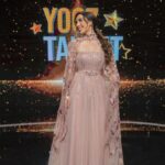 Zahraa Sami Instagram - Tonight YOOZ talent prime 3 ⭐️ @mbciraqtv الليلة البرايم الثالث تابعونا🤍 My Look for The Auditions Part in Details: •Stylist: @elimchantaf #StyledByEli✌️ •Total Look: @yona.iq •Jewelry: @zoughaibandco | @zoughaibandco.iq | @christinezoughaib •Mua: @mhmdghaith1 •📸: @ali.macro @mbciraqtv @asiacellconnect