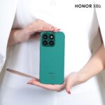 Zahraa Sami Instagram - تصميم انيق و حديث لهاتف #honorx8b بلإصدار الأخضر تميز بأسلوب مختلف 💚 @honoriraq
