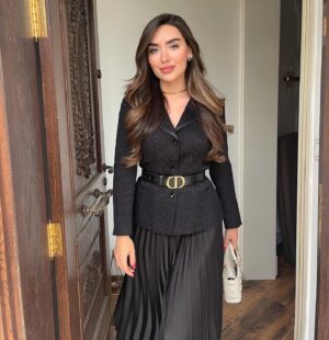 Zahraa Sami Instagram - البسي اسود مثل سواد قلبه 🖤🐎😃..

#horse #horseriding #erbil #iraq