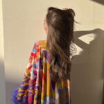 Zahraa Sami Instagram - Life is too short to wear boring colors💜🧡❤️ الالوان تضيف للحياة جمال و تغير من نفسيتنا تتفقون؟