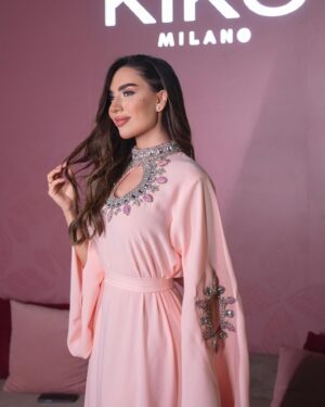 Zahraa Sami Instagram - باقي ٣ ايام لعيدميلادي 🩷
صدك الواحد كل ميكبر يصير ميحتفل بعيدميلاده؟😅
