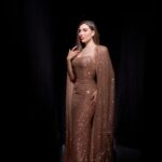 Zahraa Sami Instagram - Let your light shine ⭐️ Final episode of yooz talent .. شنو رايكم بجمال آخر خلقة من يوز تالنت حشتاقلكم🤍.. My Look in Details: •Stylist: @elimchantaf •Total Look: @fawzihaddadofficial •Jewelry: @zoughaibandco | @zoughaibandco.iq | @christinezoughaib •Mua: @mhmdghaith1 •Hair: @amjad_hairstyle1 •The amazing photographer! : @ali.macro @mbciraqtv @asiacellconnect @yooz.iq @awsstudiosofficial