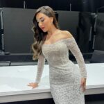 Zahraa Sami Instagram - Yooz talent semi final episode 🤍 حلقة نصف نهائي يوز تالينت ✨ •Stylist: @elimchantaf •Total Look: @fawzihaddadofficial •Jewelry: @zoughaibandco | @zoughaibandco.iq | @christinezoughaib •Mua: @mhmdghaith1 @mbciraqtv @yooz.iq @asiacellconnect