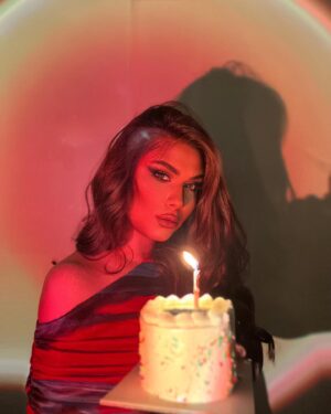 Zainab Ghazi Instagram - It's My BIRTHDAY 🎈