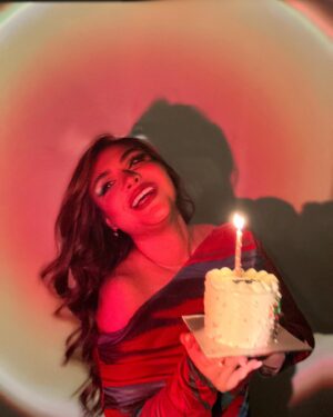 Zainab Ghazi Instagram - It's My BIRTHDAY 🎈
