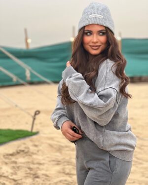 Zainab Ghazi Instagram - Obsessed with my self !