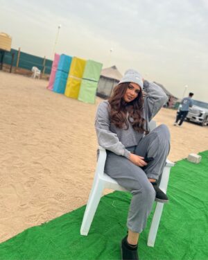 Zainab Ghazi Instagram - Obsessed with my self !
