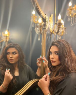 Zainab Ghazi Instagram - الحياة رحلة لصنع الذات وليس البحث عنها، اخلق من نفسك شيئاً يصعب تقليده!
