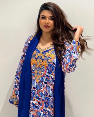 Zainab Ghazi Instagram - You will never be at this age again, do what makes you happy💙🦋..