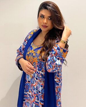 Zainab Ghazi Instagram - You will never be at this age again, do what makes you happy💙🦋..