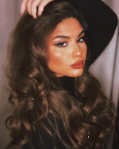 Zainab Ghazi Instagram - اسمع بإذنك مو إذن غيرك.. وشوف بعينك مو عين غيرك!