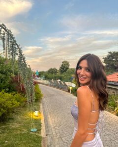 Zehra Yılmaz Instagram - 💜💙