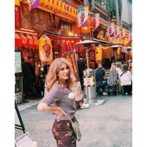 Zerrin Tekindor Instagram - Gördüğüm en kalabalık, en karışık, en rahat, en huzurlu, en güler yüzlü, en iyi kalpli şehir… #tokyo 🇯🇵