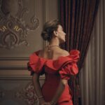 Zerrin Tekindor Instagram - Repost @lofficielturkiye ・・・ L’Officiel Türkiye Aralık/Ocak 2022-23 Tiyatro sayısı çıktı! Yayın Koordinatörü: @meltemaydin_ofc Yayın Direktörü, Moda Direktörü ve Röportaj: @inankirdemir Fotoğraf: @jiyankizilboga Saç: @mustafa_akguul Makyaj: @yagizyoldas