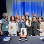 Zerrin Tekindor Instagram - #Toz, bu akşam sahnelenen 226. oyunuyla ikinci sezonunu kapadı. Oyunumuzu seyretmeye gelen herkese çok teşekkürler. Önümüzdeki sezon tekrar görüşmek üzere… 🍃☁️🕸️✨ @tozoyunofficial
