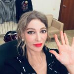 Zerrin Tekindor Instagram - #Toz’un 264. oyunuyla 2023’ü kapattık. Oyunumuza gösterdiğiniz ilgi için tüm seyircilerimize çok teşekkür ederiz. Yeni yılda oyunumuz hem yurt içinde hem yurt dışında sahnelenmeye devam edecek. Detaylı bilgi ve oyun tarihlerinden haberdar olmak için @tozoyunofficial hesabını takip edebilirsiniz… Herkese mutlu yıllar dilerim. 🎄🎉💖❄️⛄️⭐️🦌🍃☁️🕸️✨