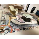 Zerrin Tekindor Instagram - PAD Paris fuarında, @galerie_melissa_paul standında Taylan Aygün tasarımı kilimi görmek çok mutlu etti beni… Harikaydı. @padesignart @byeroid @thetaygun #paris #padparis