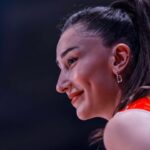 Zerrin Tekindor Instagram - Bu ne güzellik… Şahanesiniz #FileninSultanları ❤️🥇 AVRUPA ŞAMPİYONU TÜRKİYE 🇹🇷❤️👏🏻👏🏻👏🏻👏🏻👏🏻 Çok yaşayın… Sizi çok seviyoruz.