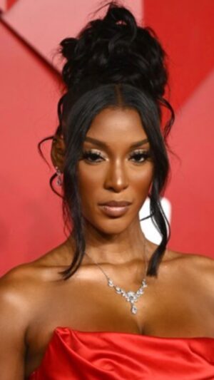 Zeta Morrison Instagram - British Fashion Awards 2022 🏆

Absolutely HONOURED ✨ 

🎥: @newvision.video 
Dress: @houseofcb 
Shoes: @zara 
Stylist: @meganjoellee 
Hair: @estheticshair 
MUA: @honeistudio 

@britishfashioncouncil 

#BritishFashionAwards #BritishFashionCouncil #FashionAwards