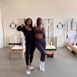 Zeta Morrison Instagram - Saying you do Pilates 💁🏾‍♀️ vs doing Pilates 😩 Although it’s become a trendy choice for fitness, when you have the right coach you fully understand why. Another day down with @embodypilatesla x @embodybycam If any of you ever want to join me at this studio let me know. I’ve never felt as good anywhere as I do here 🫶🏾🖤