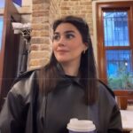 Zeynep Çamcı Instagram - Kadraja çömmek📿🌹
