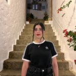 Zeynep Çamcı Instagram - Begonvil seviyom♥️galeride buldum fotoyu💙