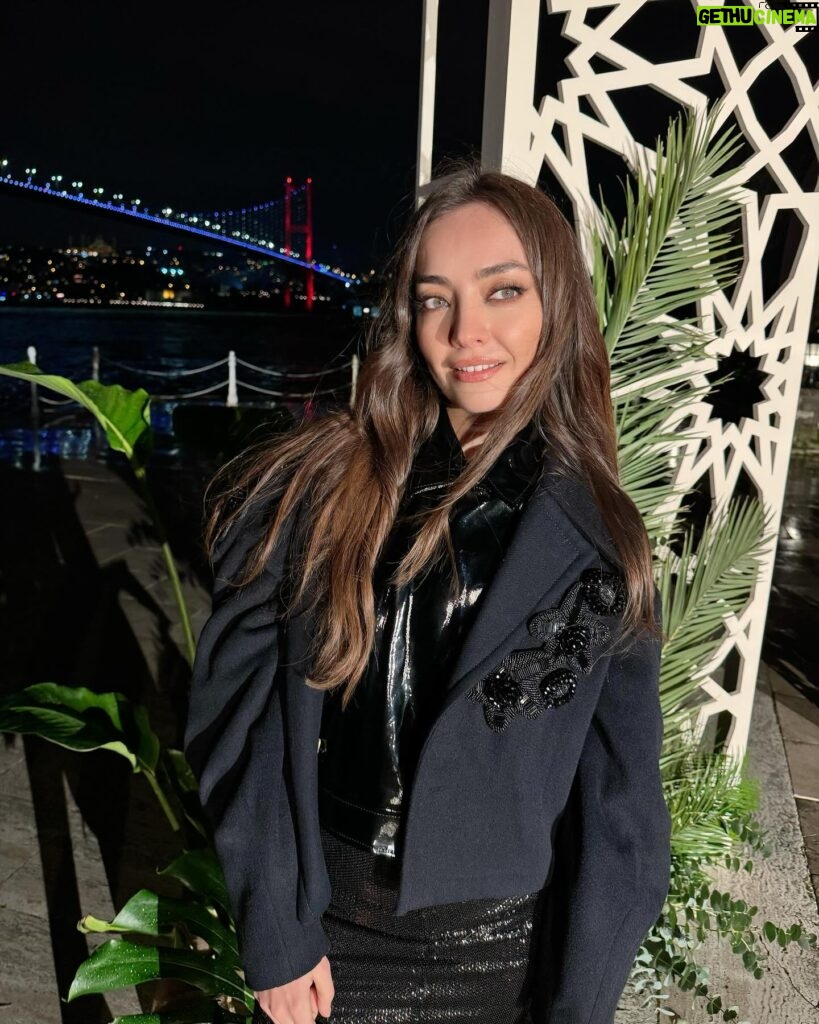 Zeynep Tuğçe Bayat Instagram - İstanbul, yesterday 🫠🤍