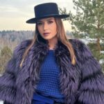 Zhasmin Instagram - У каждой женщины под шляпой свой театр... 🖤💜