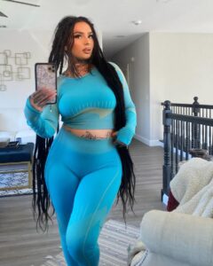 Zhavia Ward Instagram - @FashionNova Back to black 💁🏻‍♀️🩵🩵🐬