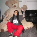 Zhavia Ward Instagram – @FashionNova 🐻❤️⭐️❗️🍿 wearing 👇🏼. IM ONTO YOU SNEAKERS / THE GOAT BLUR WASHED TEE