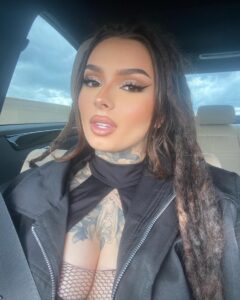 Zhavia Ward Instagram - Switch it up ❤️‍🔥⛓️⚔️