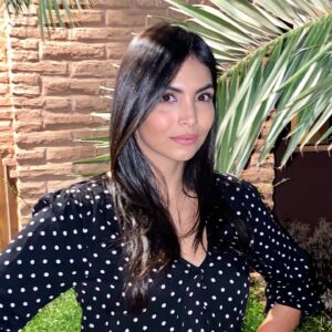 Zineb Obeid Instagram - “Dans la vie, tout est signe” ❤️